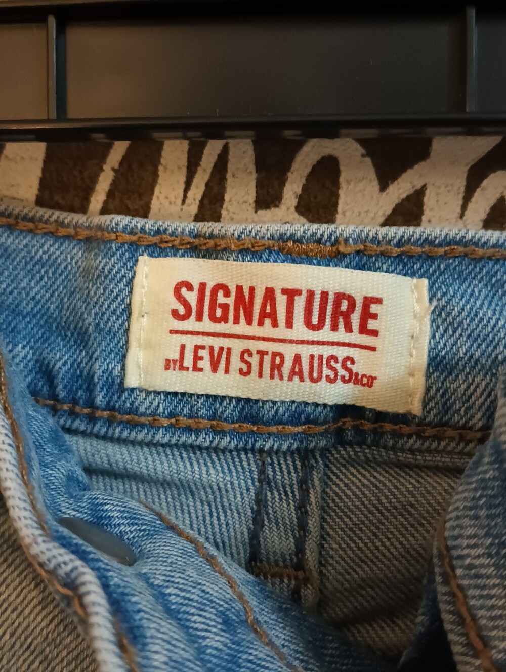 Levi's Signature Kids Denim Cutoff Shorts - Picture 6 of 8